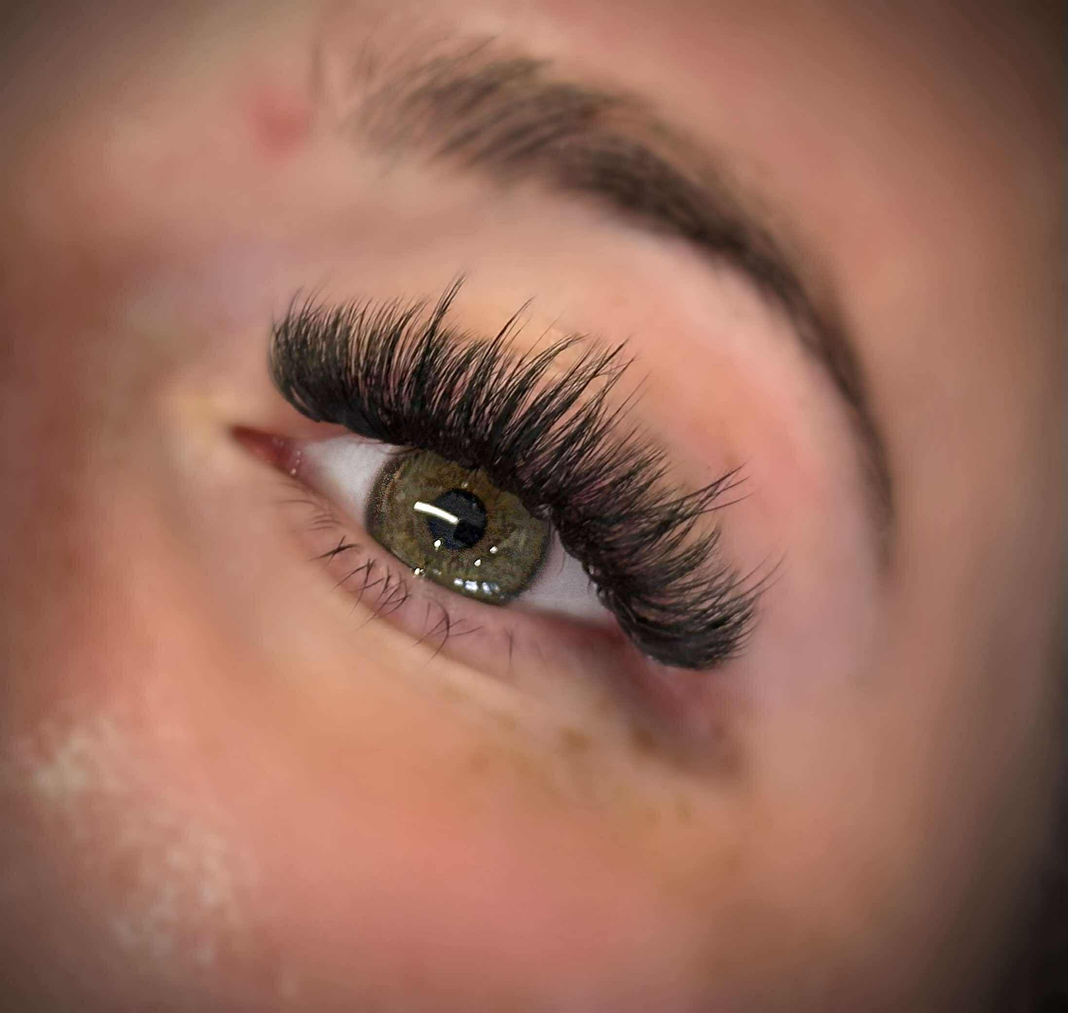 ladybuglashes lashglue lashtrays lashadhesive glueretention cloverlashes wlashes yylashes premades promades lashes