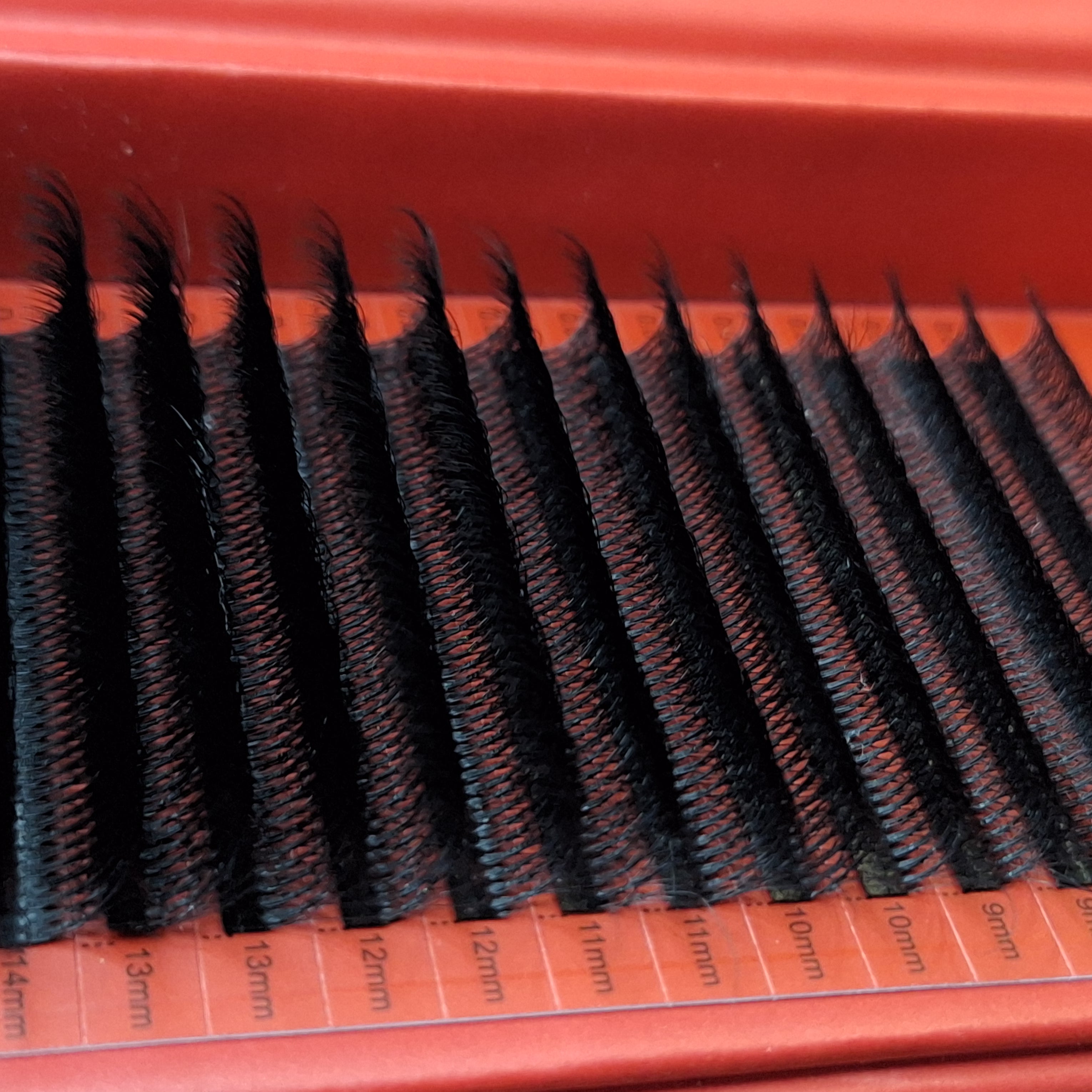 10D Clover Lashes 16 row mixed box