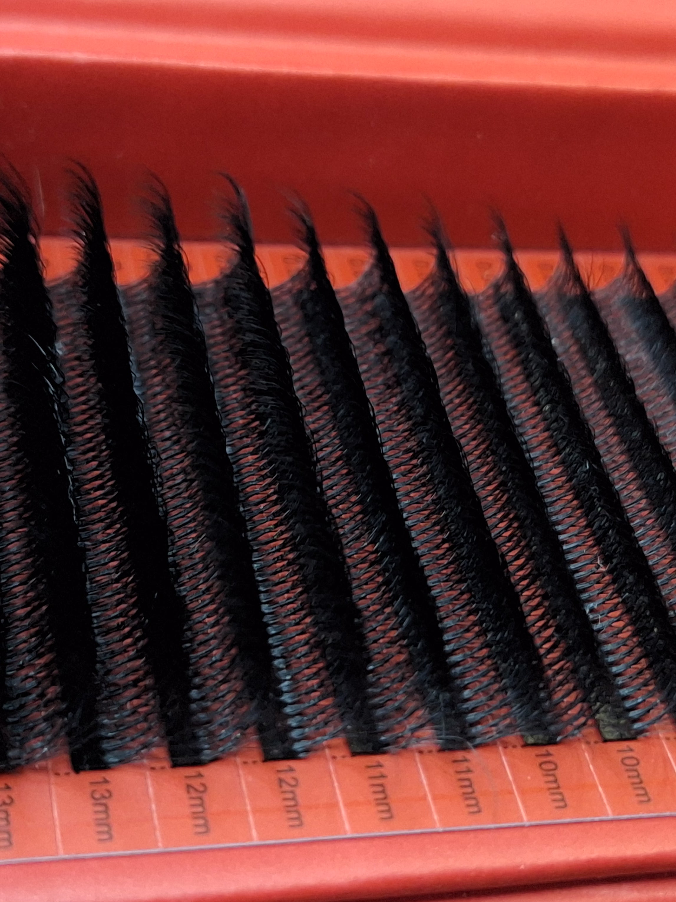 10D Clover Lashes 16 row mixed box