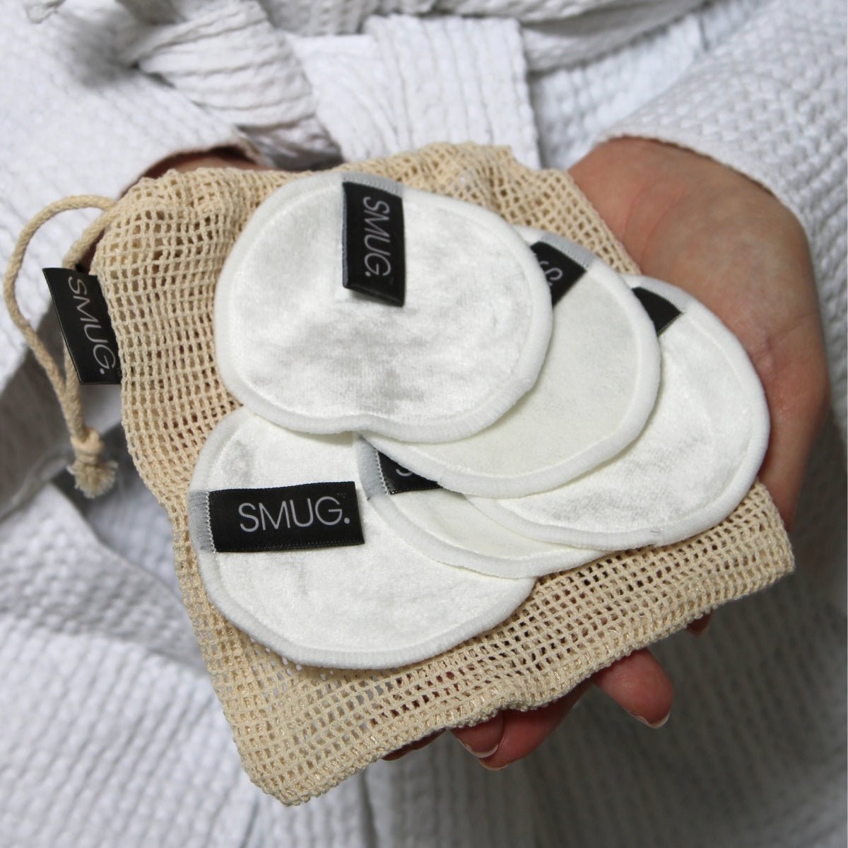 ladybuglashes lashglue lashtrays lashadhesive glueretention cloverlashes wlashes yylashes premades promades lashes