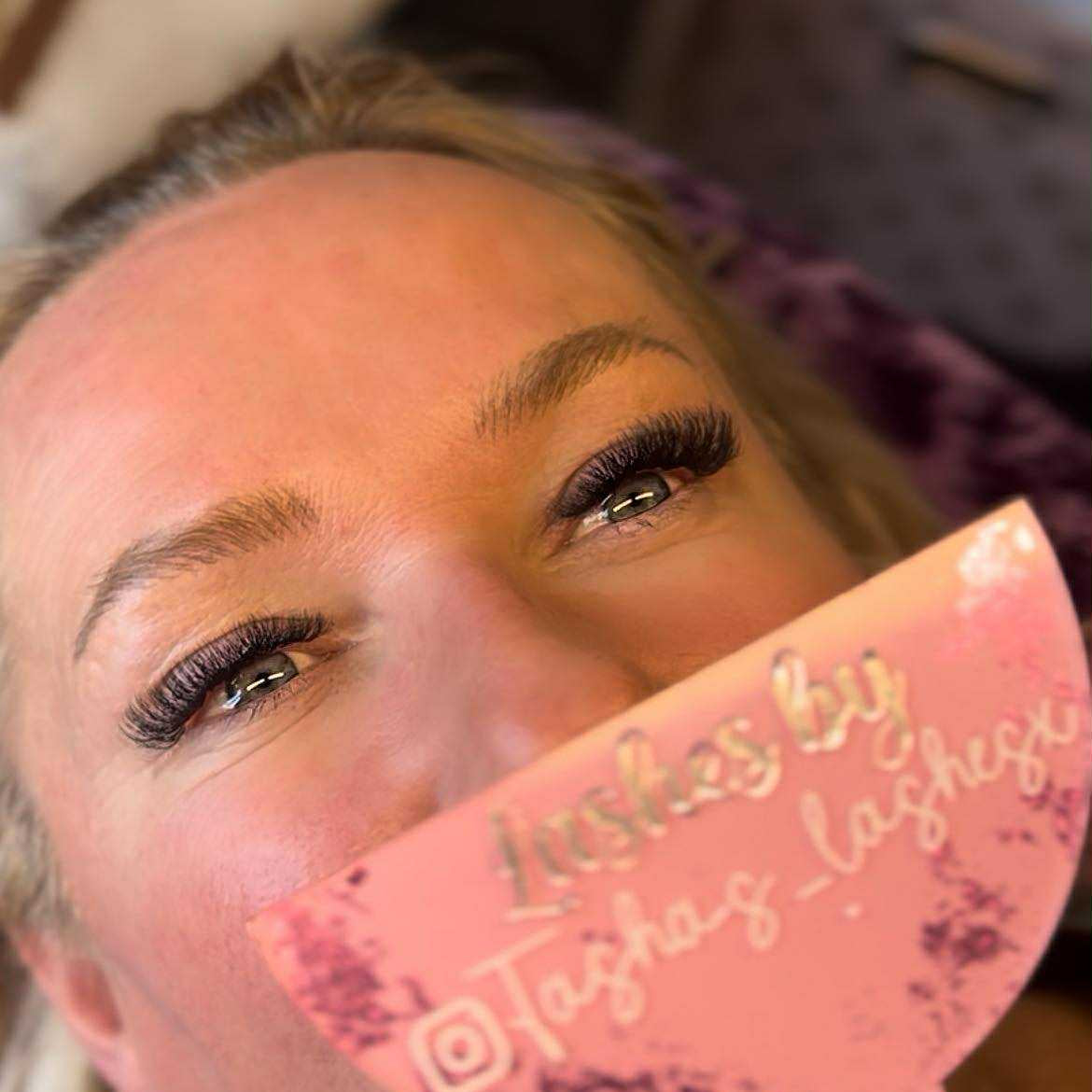 8D Clover Lashes 16 row mixed tray