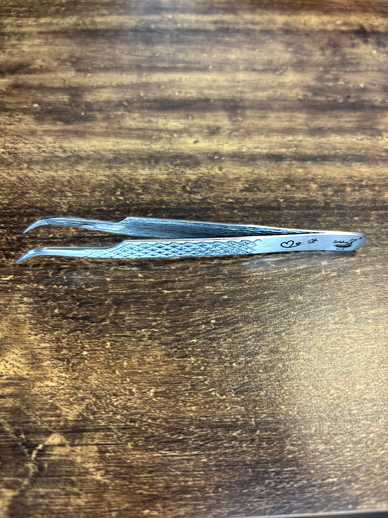 All purpose 60/Curved Fibre grip tweezer great for fan making