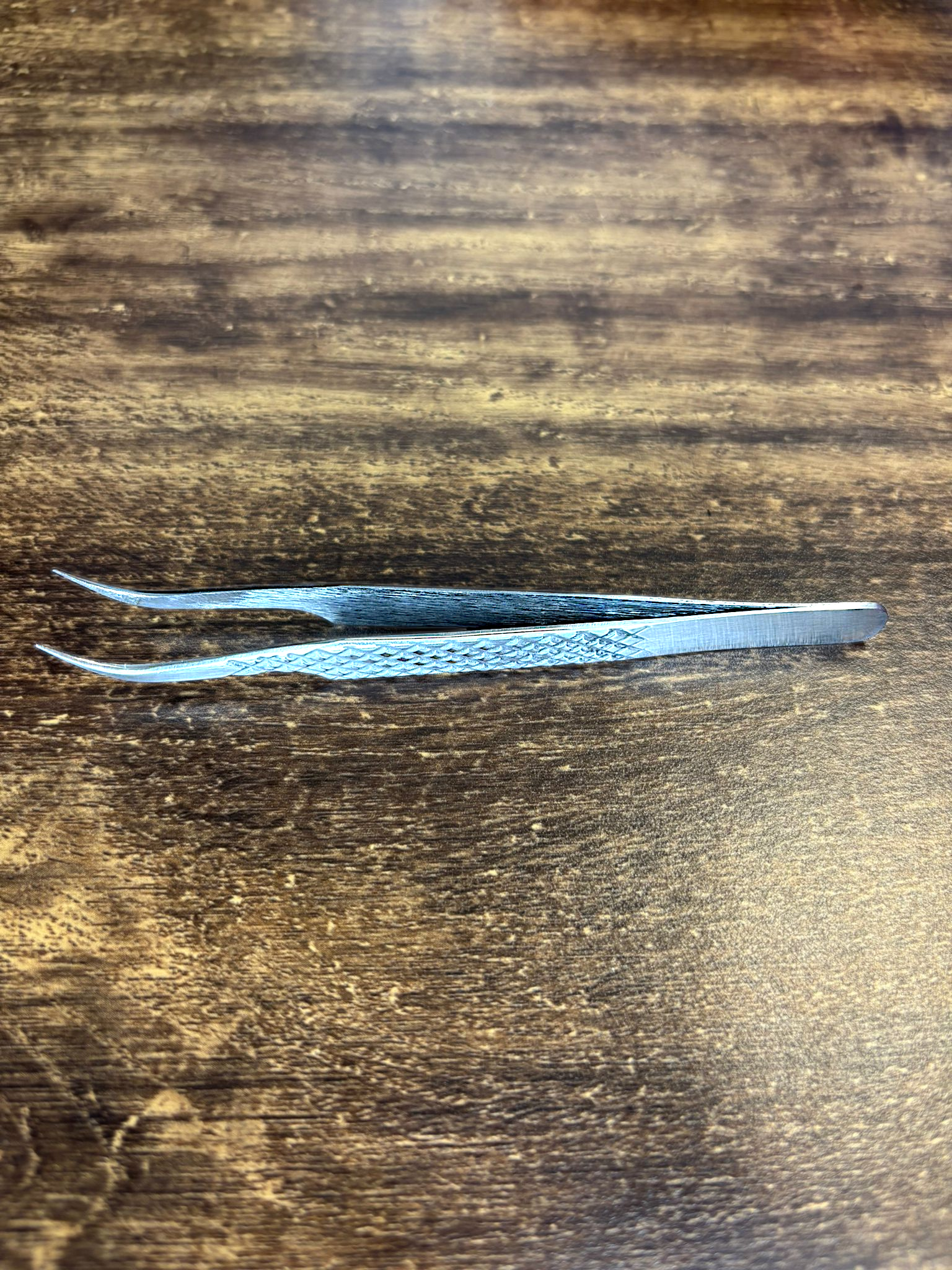 All purpose 60/Curved Fibre grip tweezer great for isolation