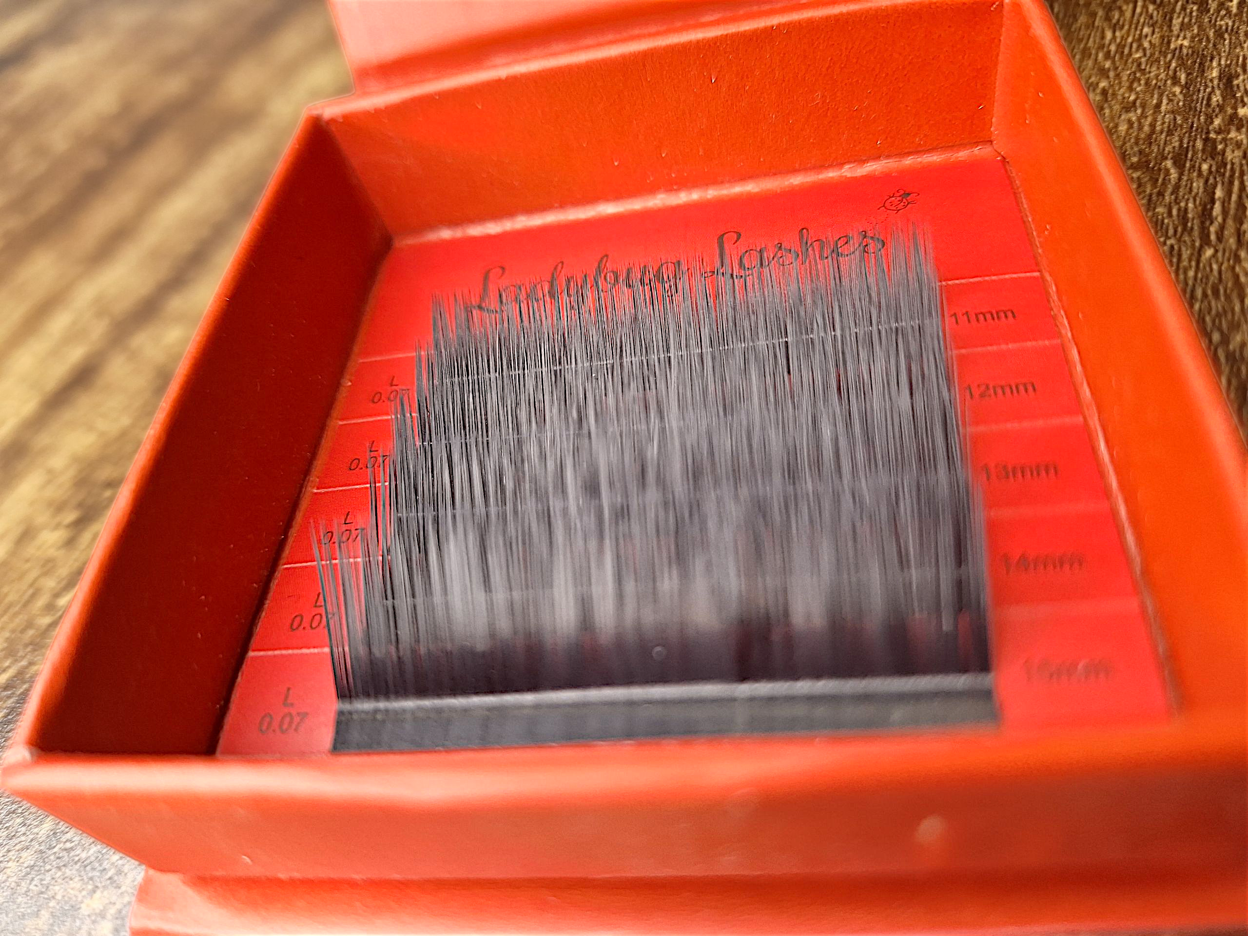 L Curl Flat Lash Sample 