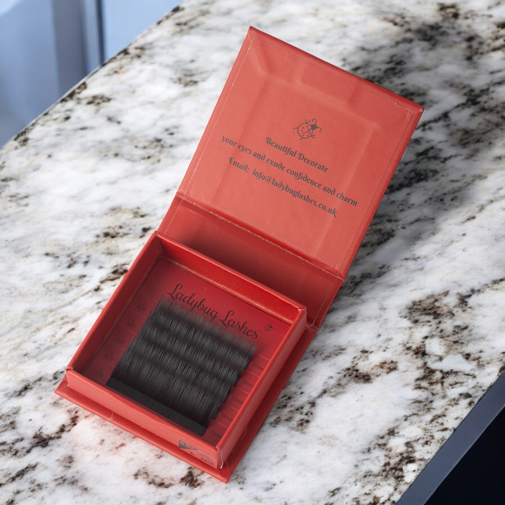 L Curl Flat Lash Sample Tray– 0.15 Thickness | 5 Rows