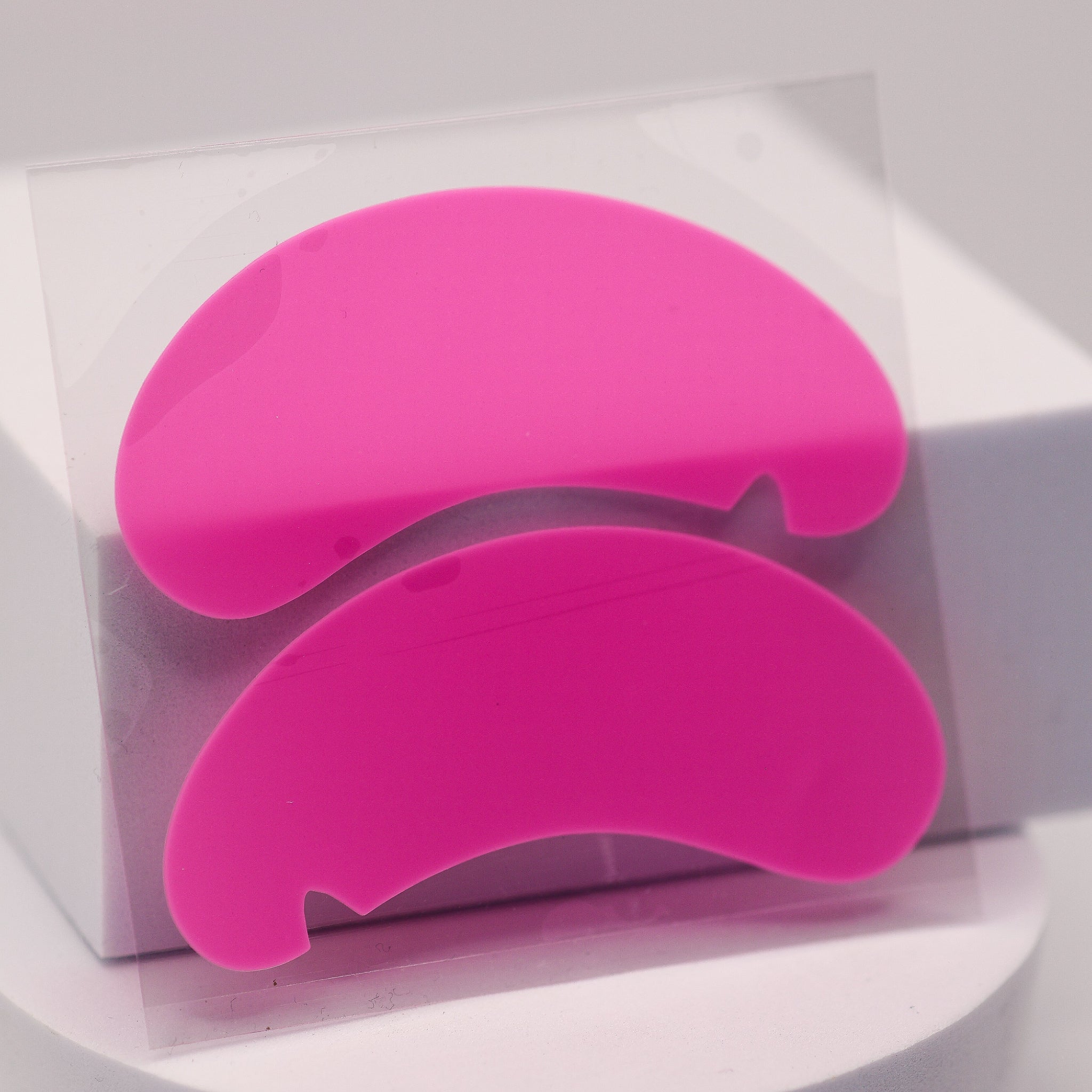 LADYBUGLASHES Reusable Silicone U-Shaped Under Eye Pads – pink
