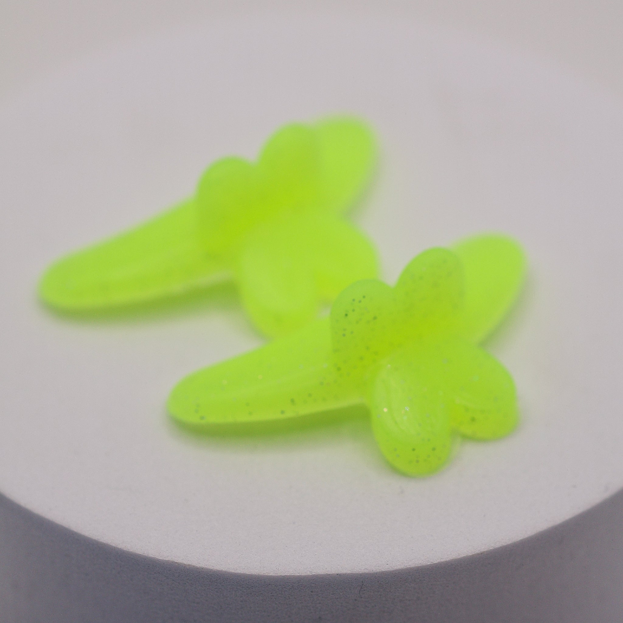 LADYBUGLASHES Green Lash Lift Shields pair – close-up, lash lift and tinting tool