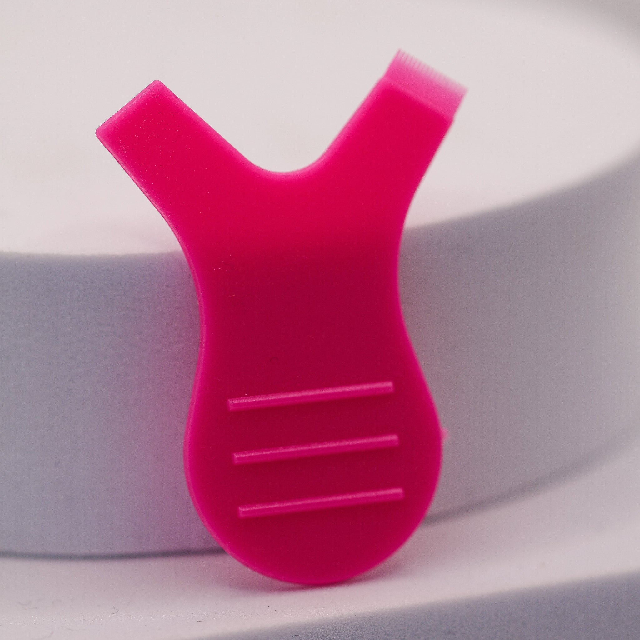 LADYBUGLASHES Pink Y-Shaped Lash Lift Comb – alternative angle