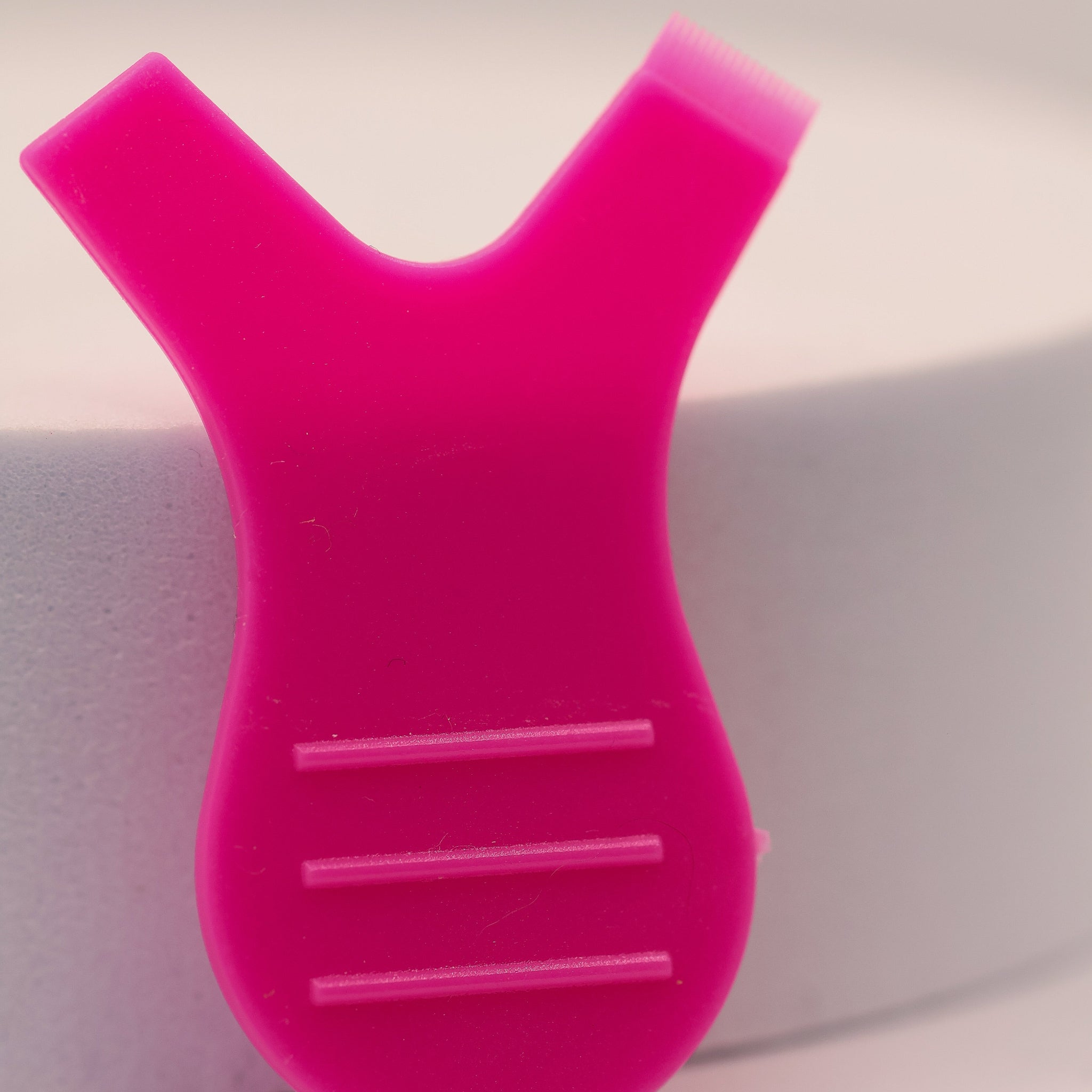 LADYBUGLASHES Pink Y-Shaped Lash Lift Comb – precision lash separation tool