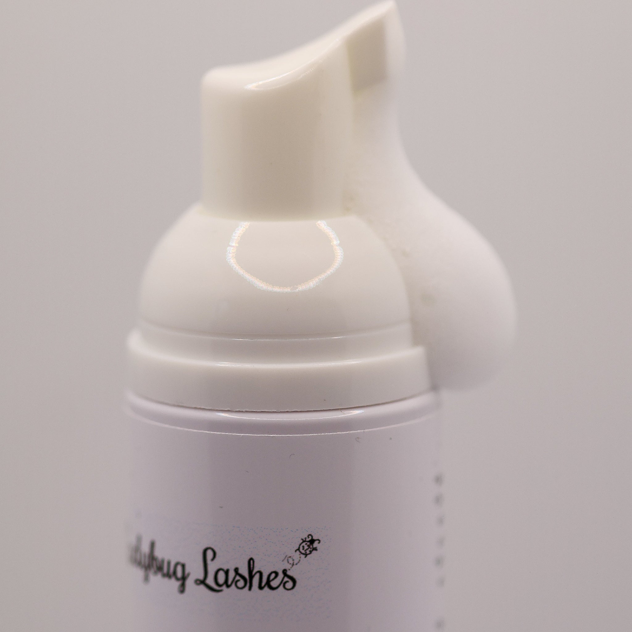 LADYBUGLASHES Lash Shampoo 50ml and cleansing brush – alternative angle