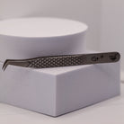LADYBUGLASHES Halo 90° Tweezers Fibre Grip – precision lash extension tool