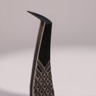 Close-up of LADYBUGLASHES Halo 90° Tweezers – fibre grip tip detail