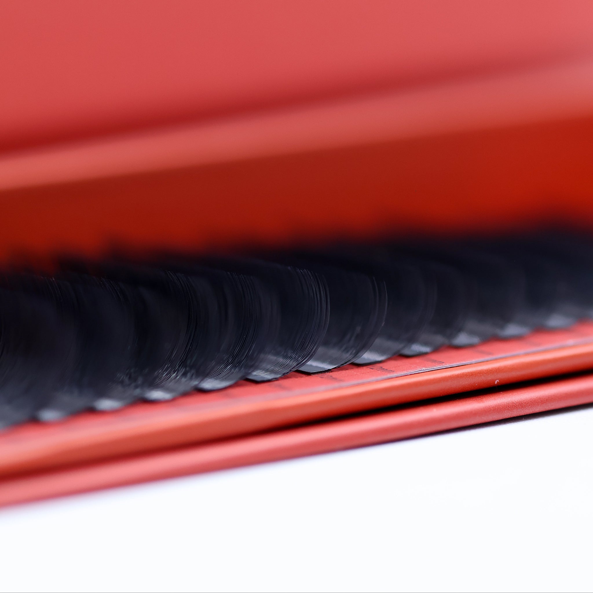 Ladybug Lashes U-Lashes Double Classics extreme macro close-up showing individual U-shaped lash separation and consistent curl structure from front angle