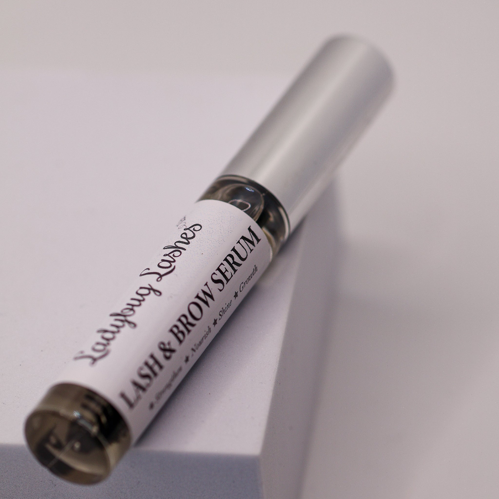 LADYBUGLASHES Lash and Brow Serum 10ml – conditioning growth formula