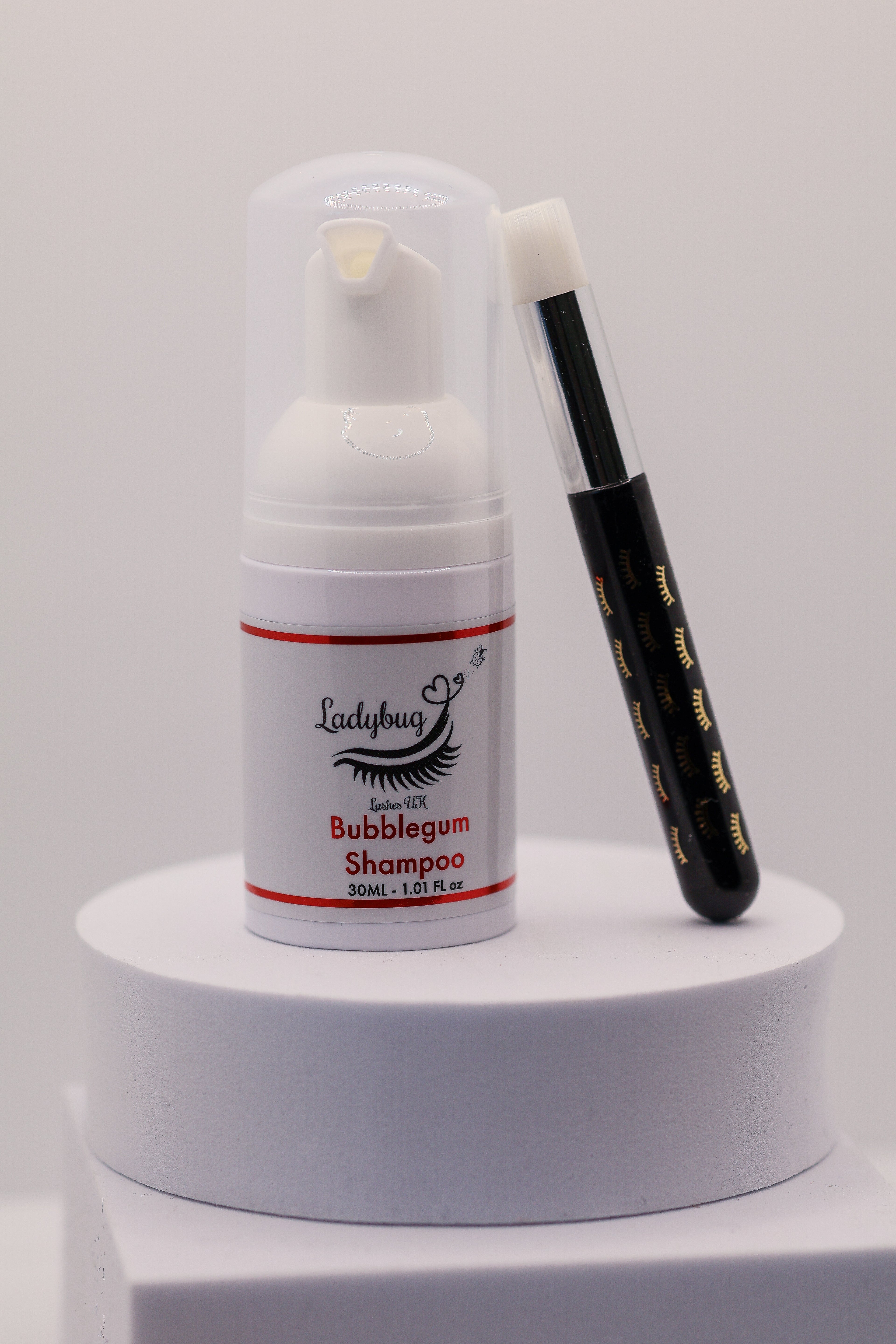 LADYBUGLASHES Bubblegum Scented Lash Shampoo 30ml with cleansing brush – sealed bottle