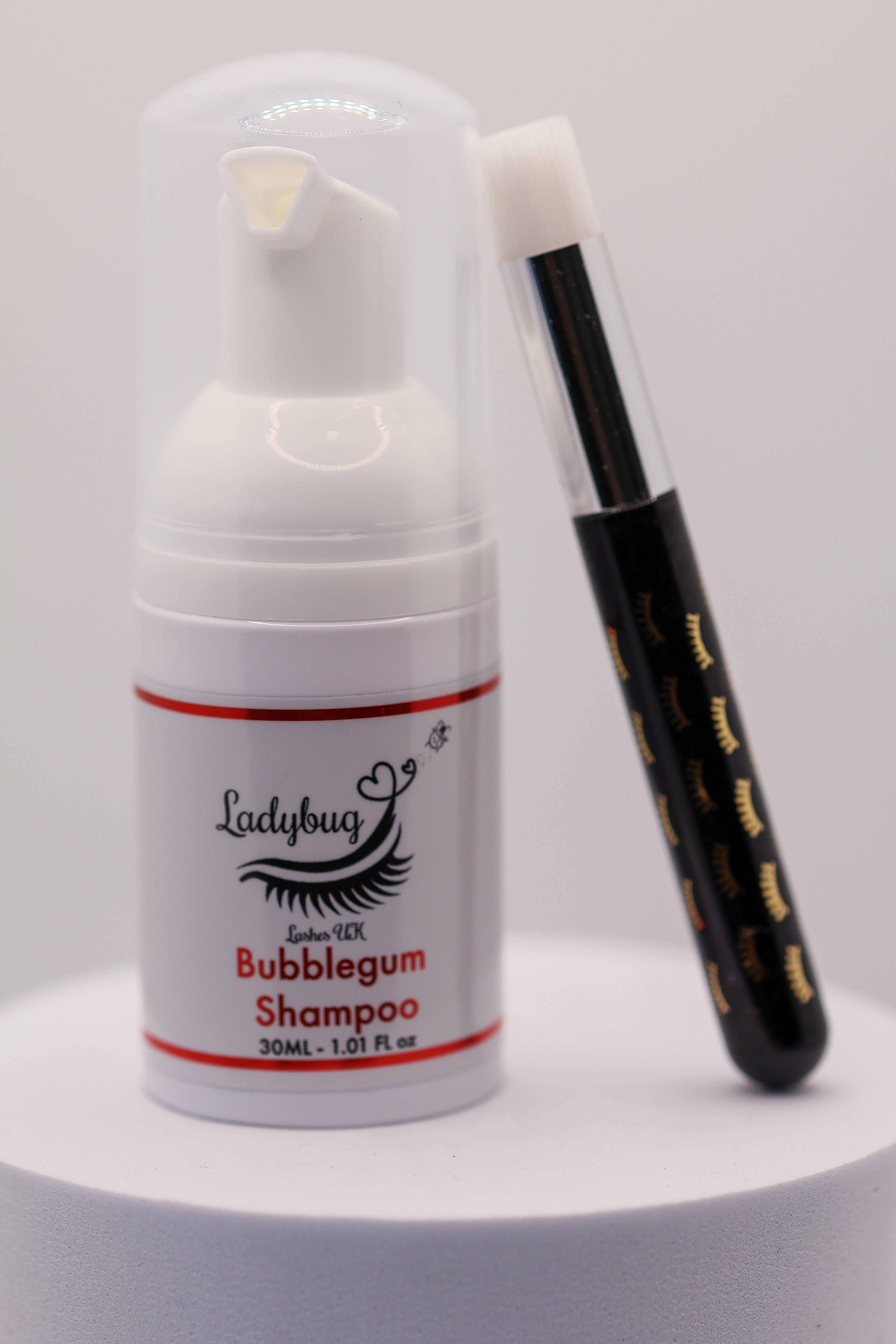 LADYBUGLASHES Bubblegum Lash Shampoo 30ml and brush – unopened, alternative angle