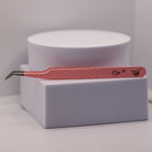LADYBUGLASHES Angled Fibre Grip Volume Tweezers – pink