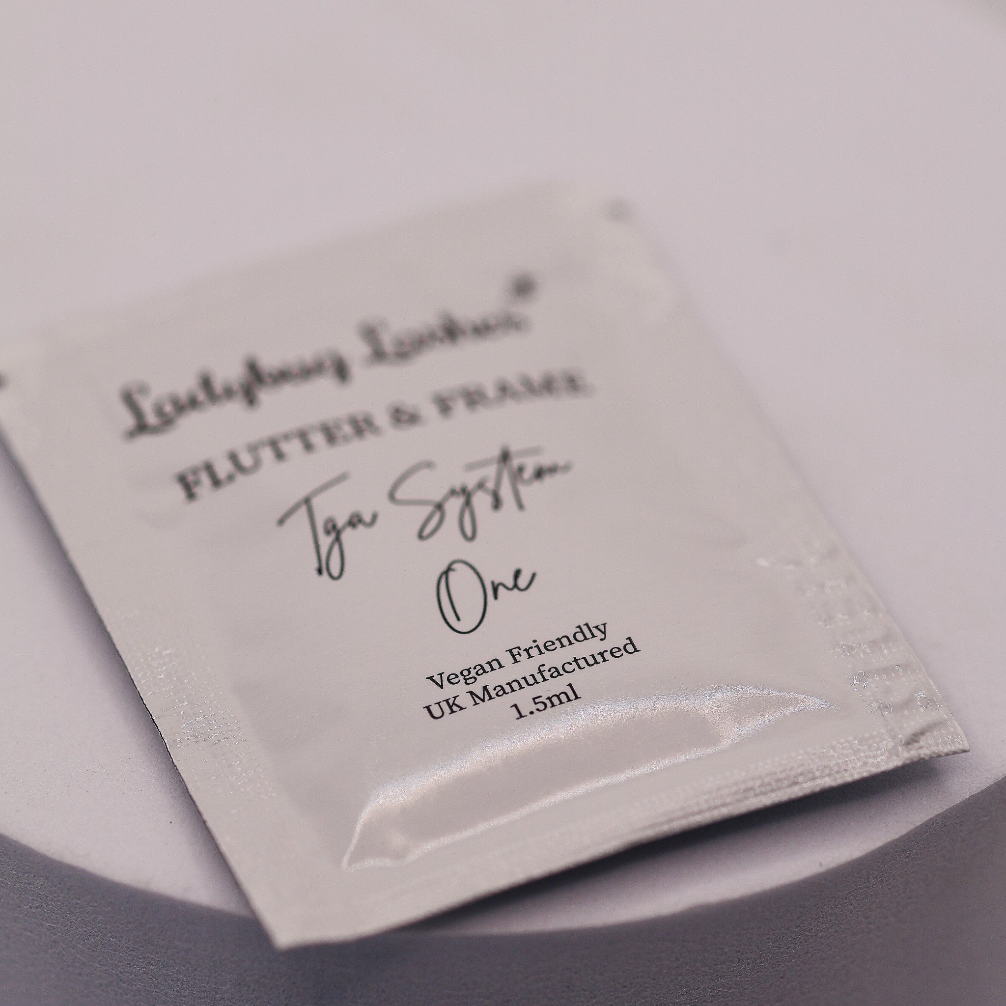 LADYBUGLASHES Flutter & Frame TGA Sachet System – Step 1