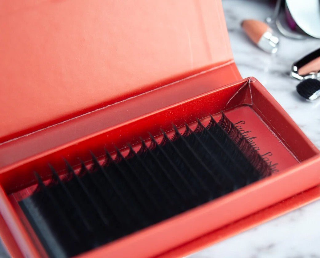 ladybuglashes lashglue lashtrays lashadhesive glueretention cloverlashes wlashes yylashes premades promades lashes