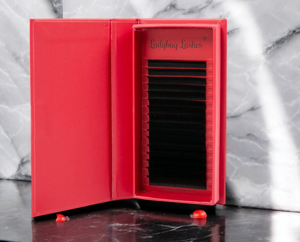 Volume Silk Lashes – 16 Rows Single Length Tray