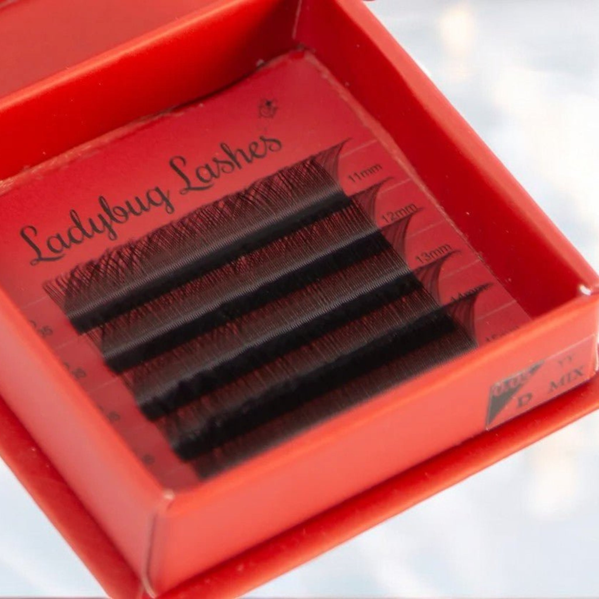 Ladybug Lashes YY Lash Sample Tray