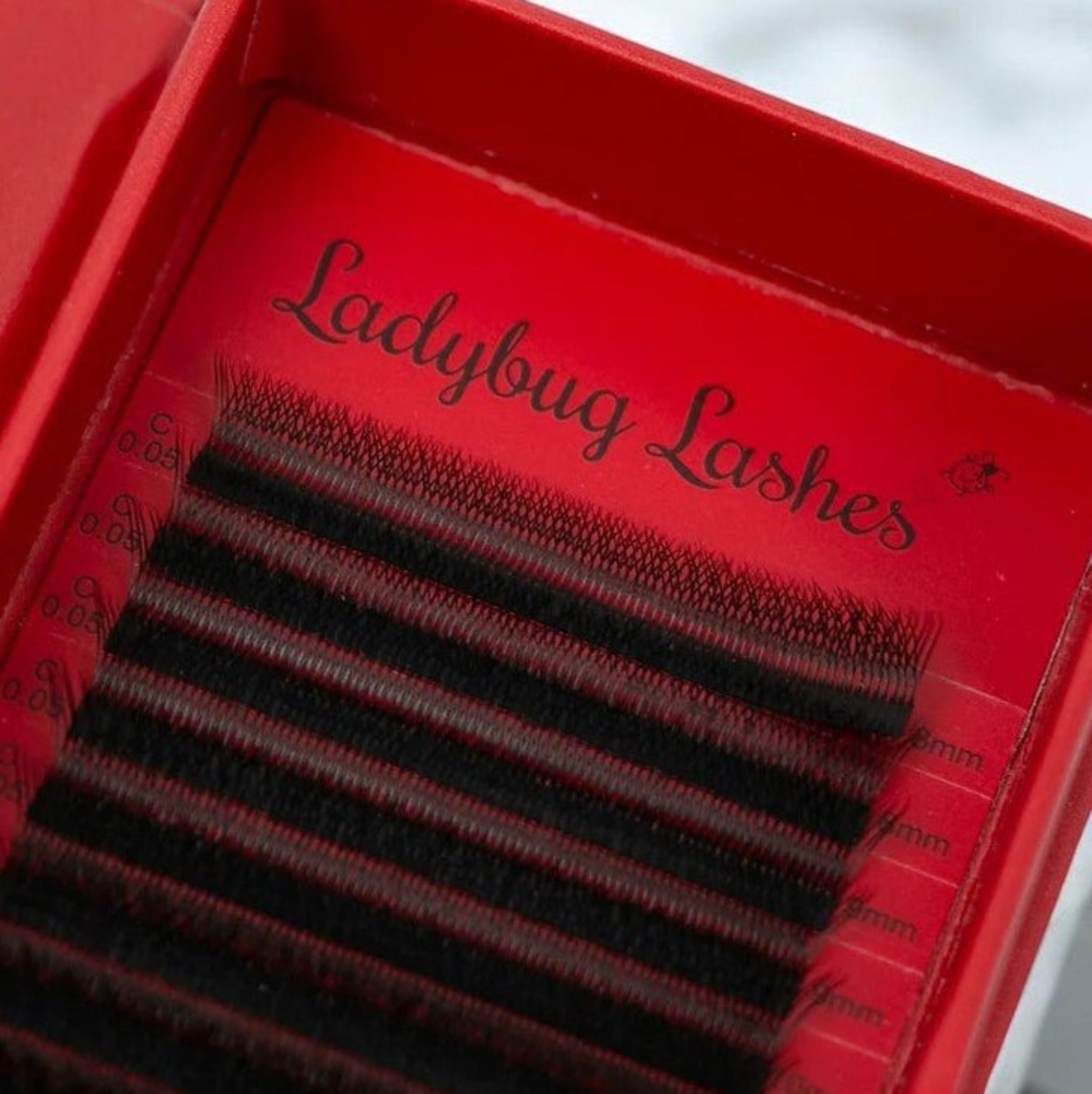 Ladybug Lashes W Lashes Mixed Tray 16 Rows