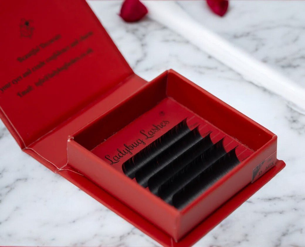 ladybuglashes lashglue lashtrays lashadhesive glueretention cloverlashes wlashes yylashes premades promades lashes