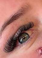 full and fluffy 8d clover lashes