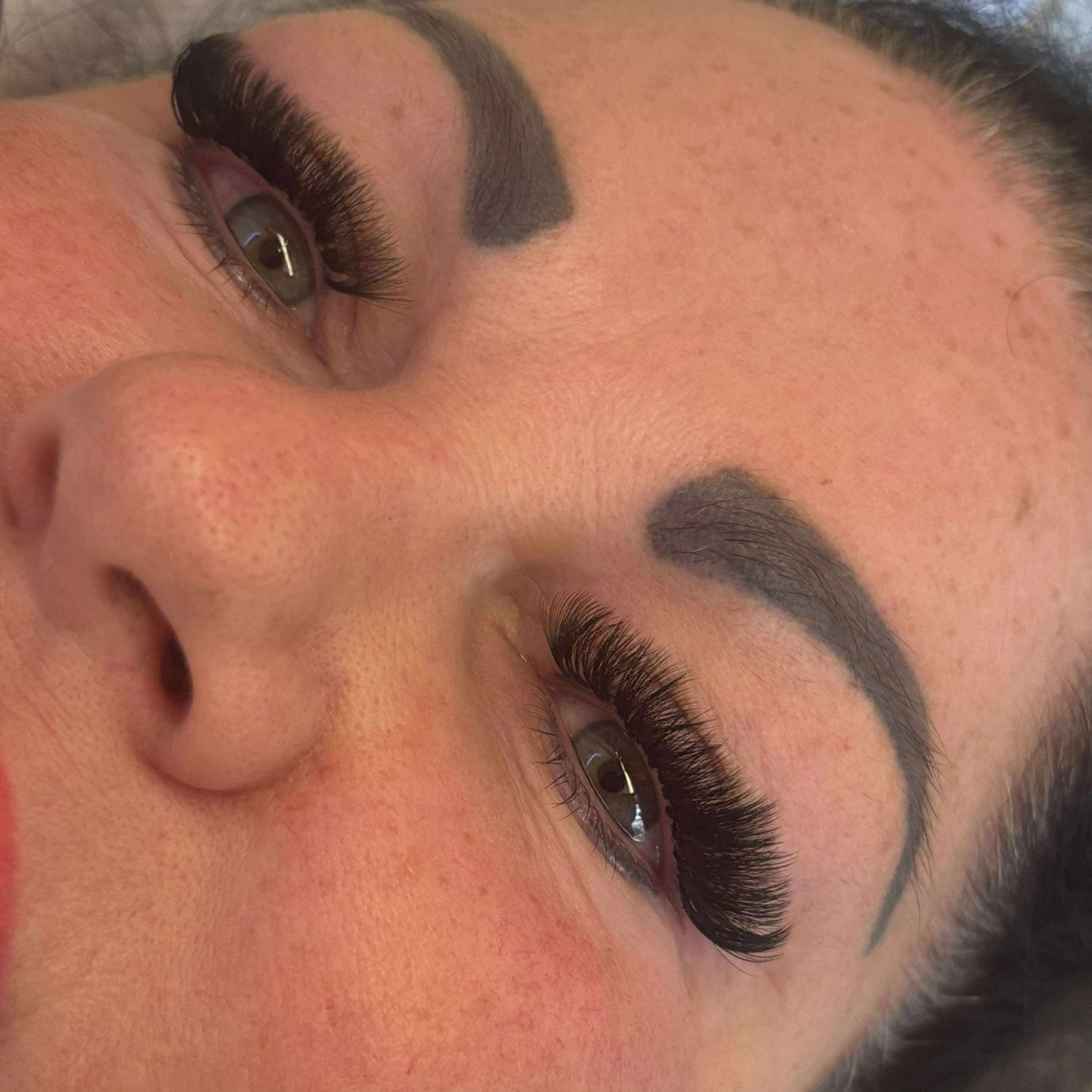 ladybuglashes lashglue lashtrays lashadhesive glueretention cloverlashes wlashes yylashes premades promades lashes