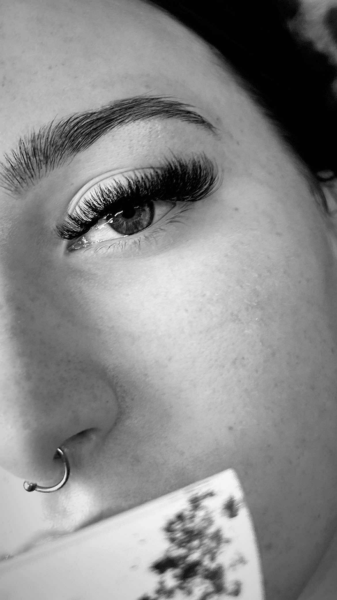 8D Clover Lashes 16 row mixed tray