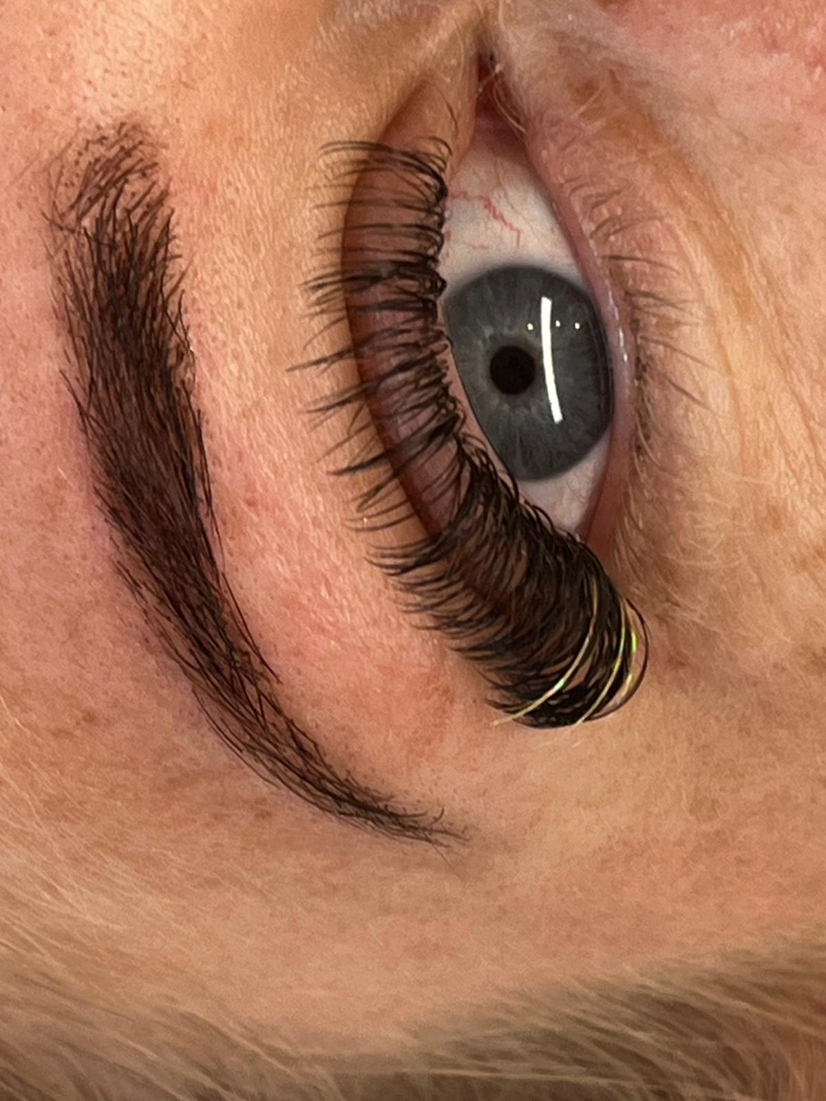 ladybuglashes lashglue lashtrays lashadhesive glueretention cloverlashes wlashes yylashes premades promades lashes