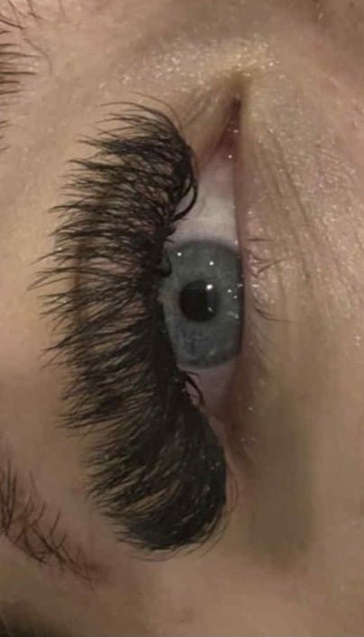 10D Clover Lashes 16 row mixed box