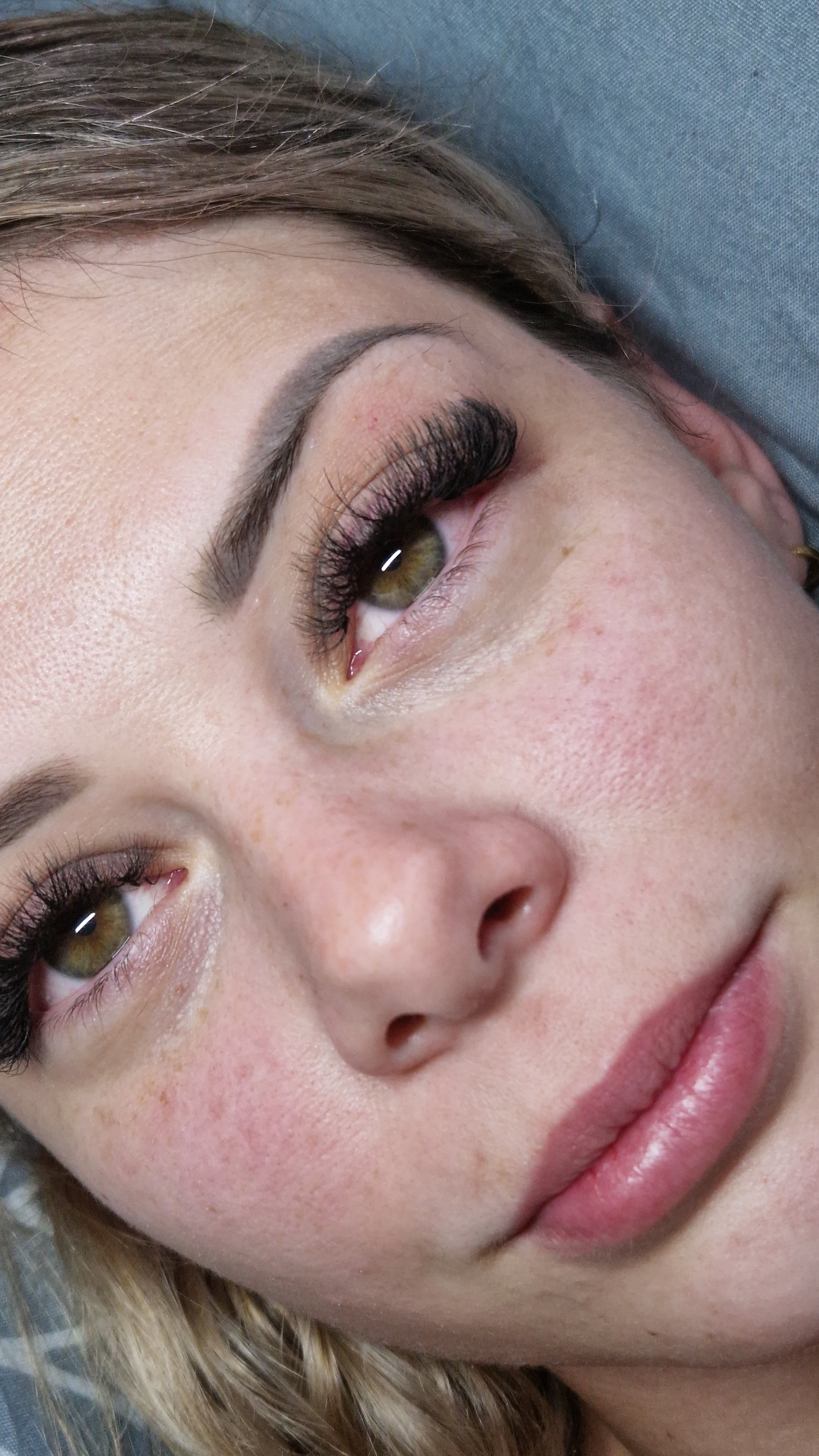 upgrade your sets with 8d clover lashes